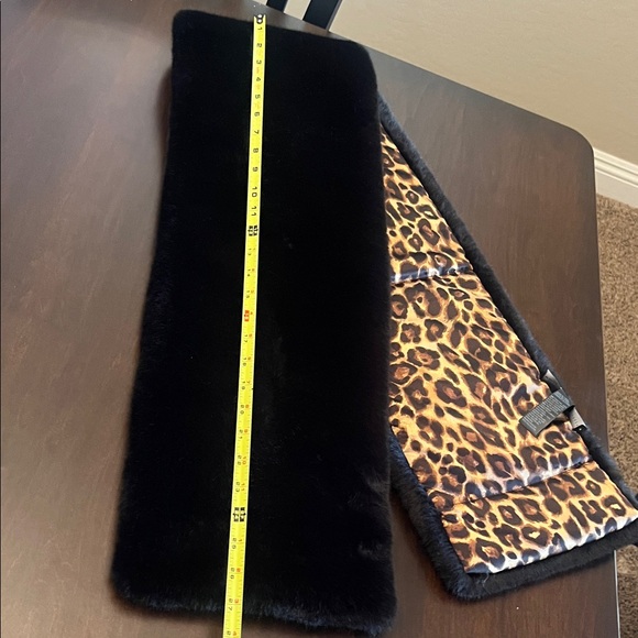 Elegant White House Black Market Black Faux Fur Wrap with Leopard Print - Picture 7 of 7